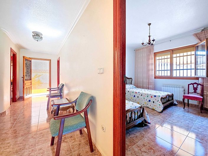 Image No.9-3 Bed Townhouse for sale