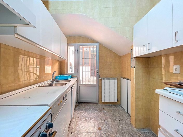 Image No.14-5 Bed Townhouse for sale