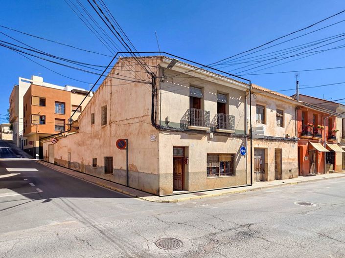 Image No.3-5 Bed Townhouse for sale