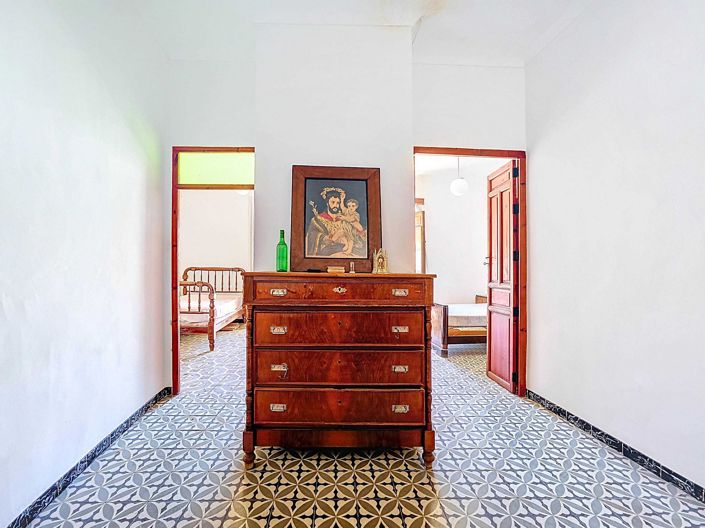 Image No.21-5 Bed Townhouse for sale