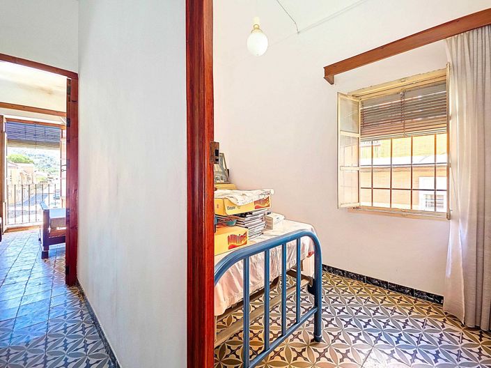 Image No.24-5 Bed Townhouse for sale