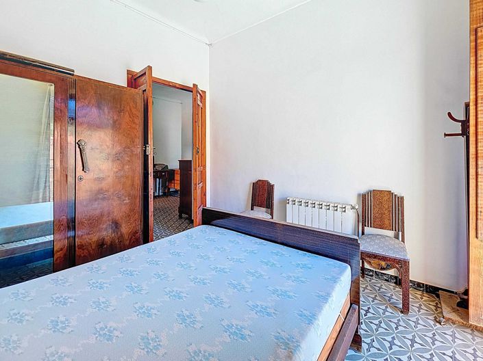 Image No.27-5 Bed Townhouse for sale