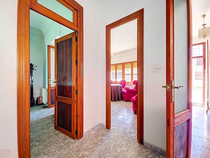 Image No.4-5 Bed Townhouse for sale