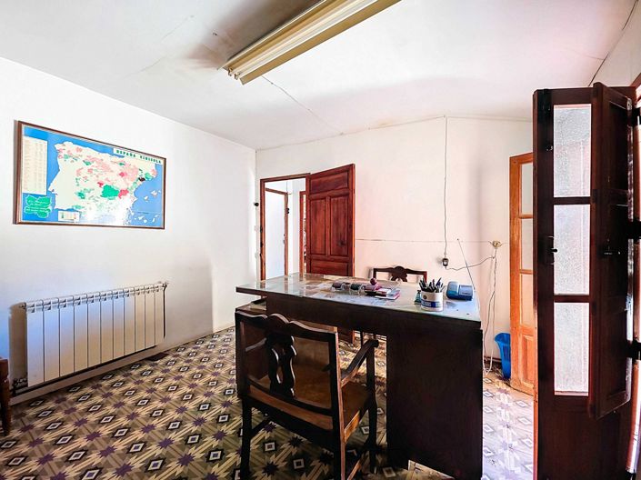 Image No.31-5 Bed Townhouse for sale