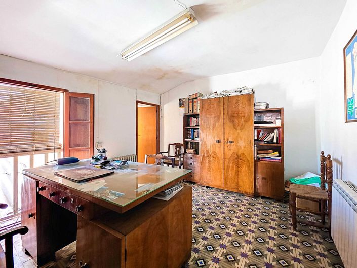 Image No.32-5 Bed Townhouse for sale