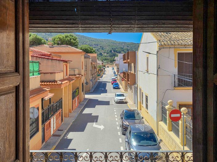 Image No.37-5 Bed Townhouse for sale