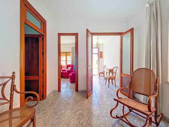 Image No.8-5 Bed Townhouse for sale