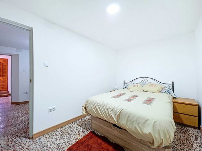 Image No.16-3 Bed Townhouse for sale