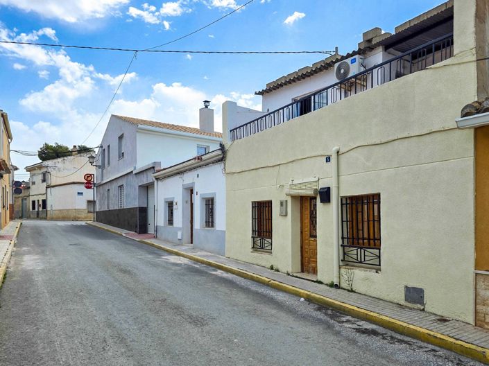 Image No.3-3 Bed Townhouse for sale