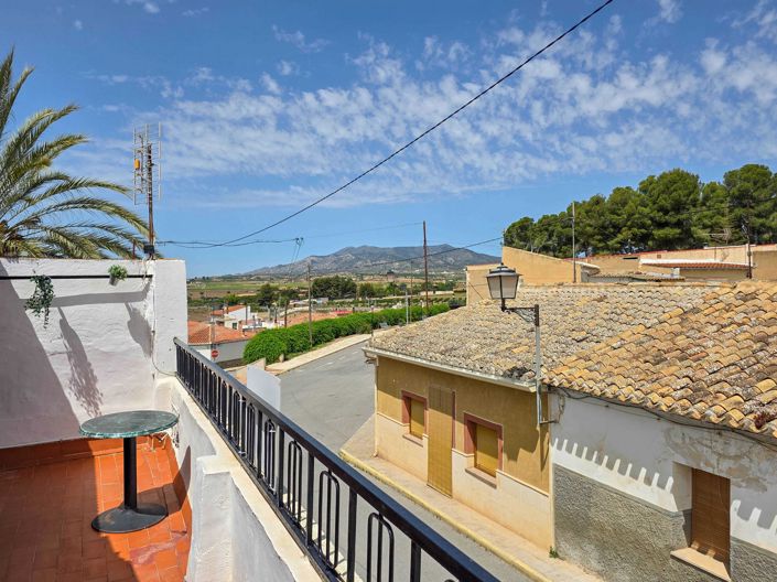 Image No.27-3 Bed Townhouse for sale