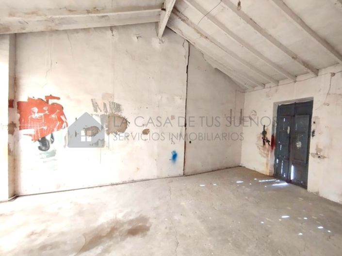 Image No.12-1 Bed Townhouse for sale