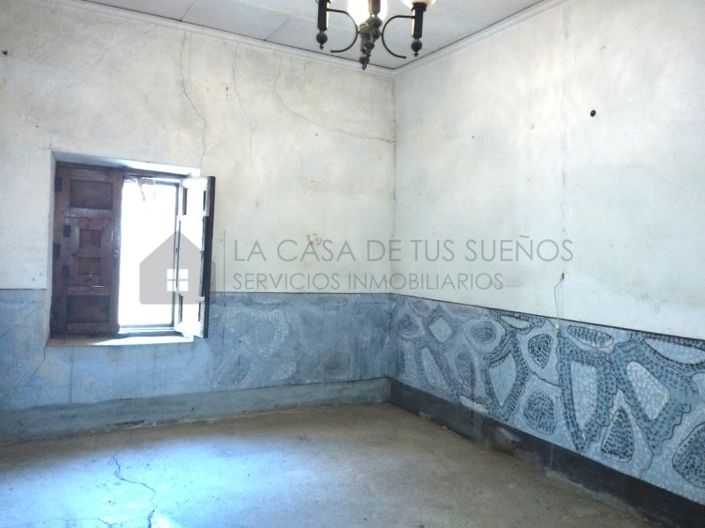 Image No.10-3 Bed Country House for sale