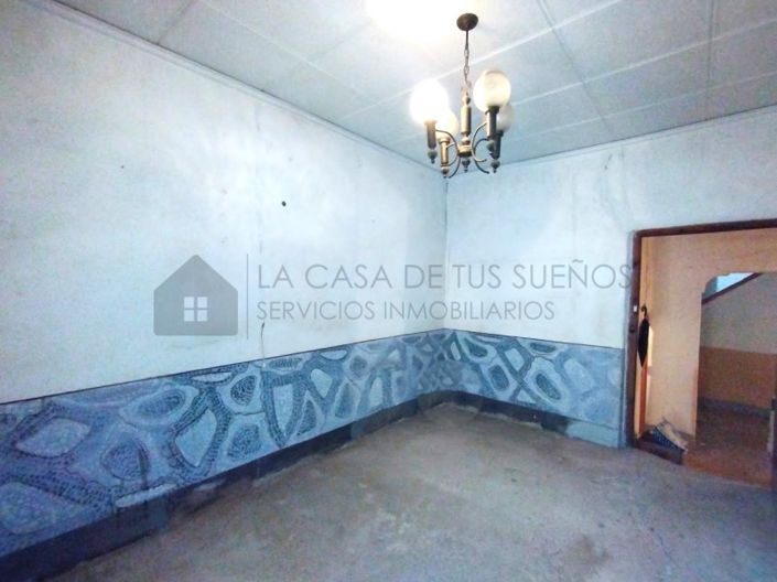 Image No.12-3 Bed Country House for sale