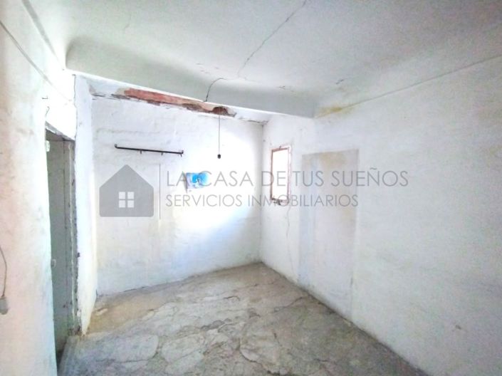 Image No.16-3 Bed Country House for sale