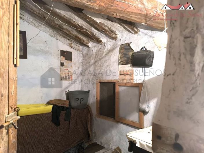 Image No.18-3 Bed Country House for sale