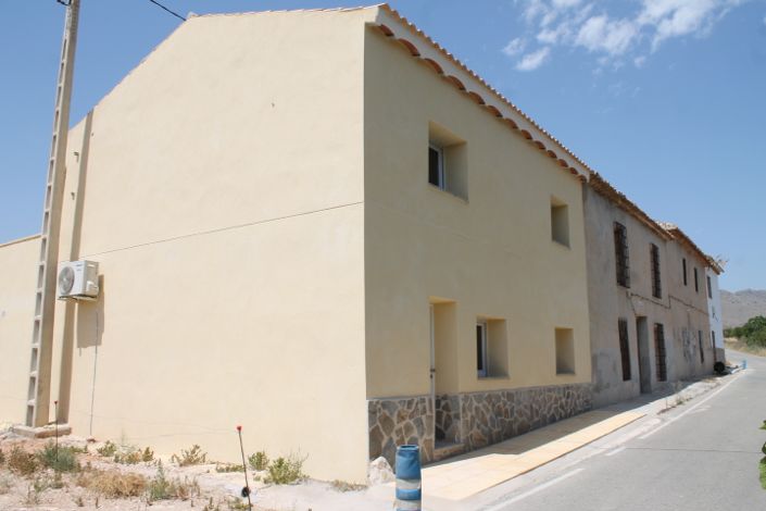 Image No.1-4 Bed Townhouse for sale