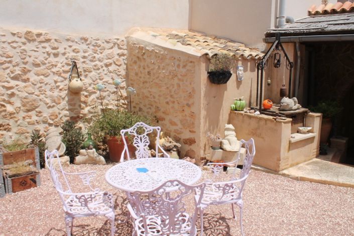 Image No.16-2 Bed Townhouse for sale