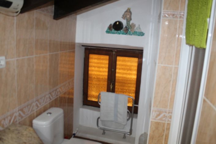 Image No.35-2 Bed Townhouse for sale