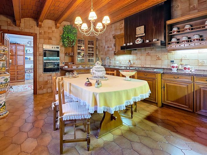 Image No.13-6 Bed Villa for sale