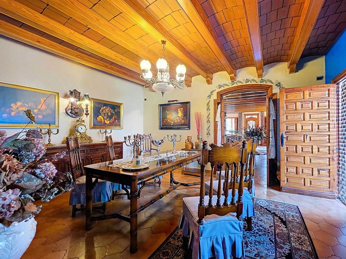 Image No.14-6 Bed Villa for sale