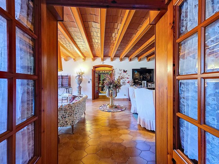 Image No.17-6 Bed Villa for sale