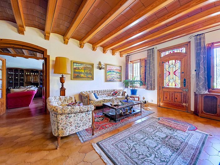 Image No.18-6 Bed Villa for sale