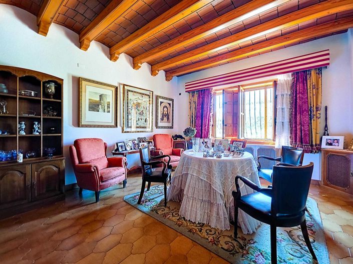 Image No.20-6 Bed Villa for sale