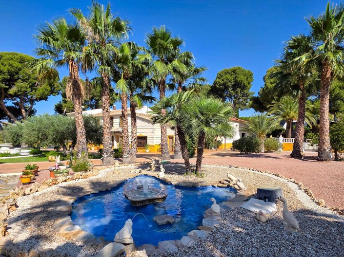 Image No.3-6 Bed Villa for sale