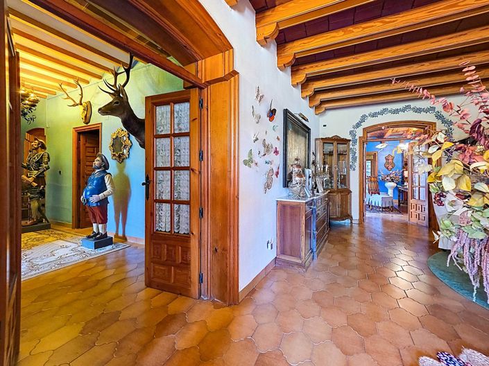 Image No.26-6 Bed Villa for sale