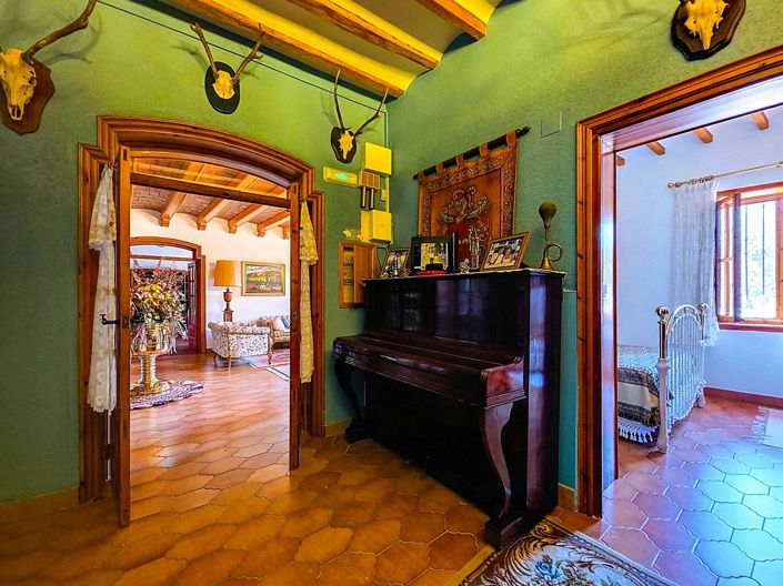 Image No.28-6 Bed Villa for sale