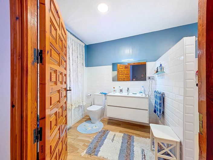 Image No.30-6 Bed Villa for sale