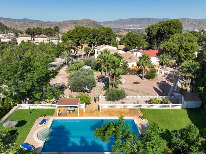 Image No.4-6 Bed Villa for sale