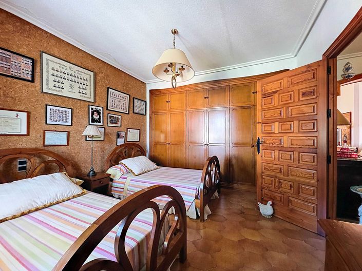 Image No.38-6 Bed Villa for sale