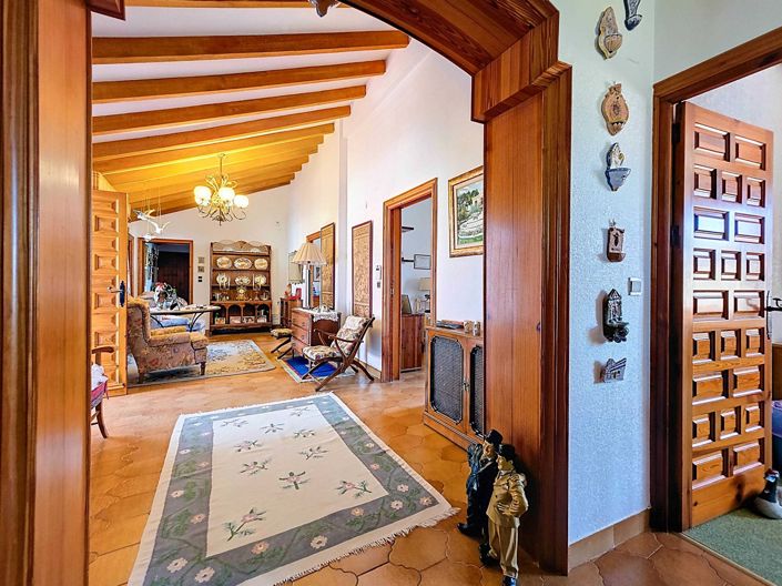 Image No.41-6 Bed Villa for sale