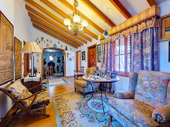 Image No.44-6 Bed Villa for sale