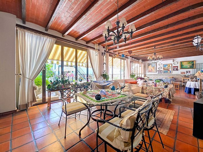 Image No.6-6 Bed Villa for sale