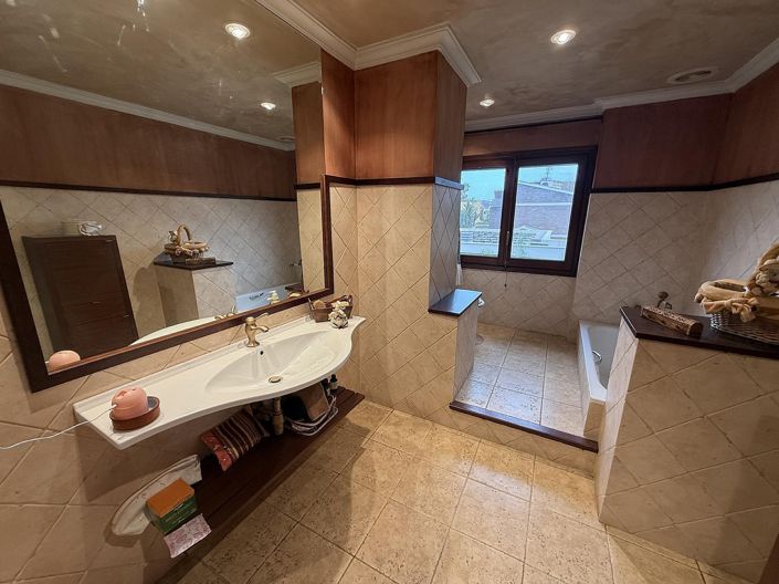 Image No.36-4 Bed Villa for sale