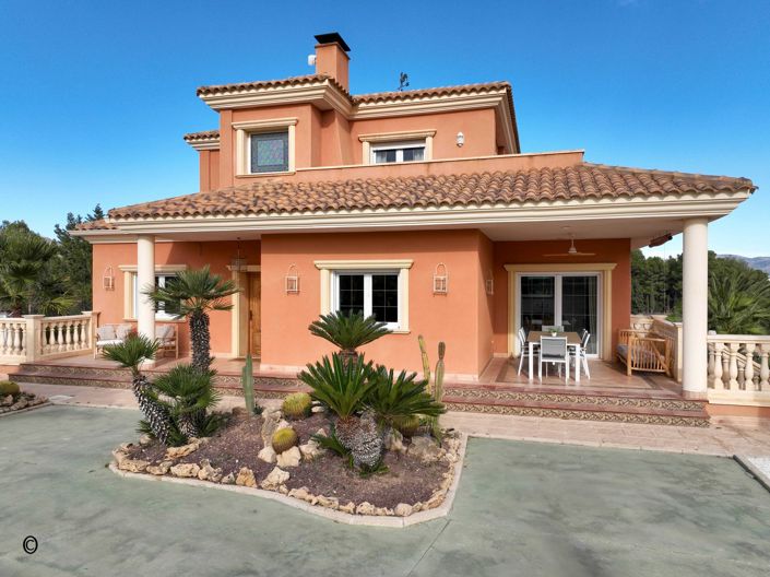 Image No.3-6 Bed Villa for sale