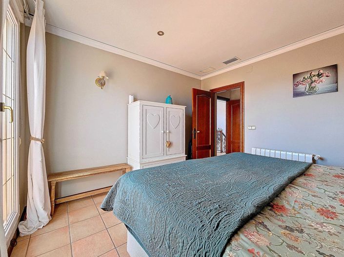 Image No.29-6 Bed Villa for sale