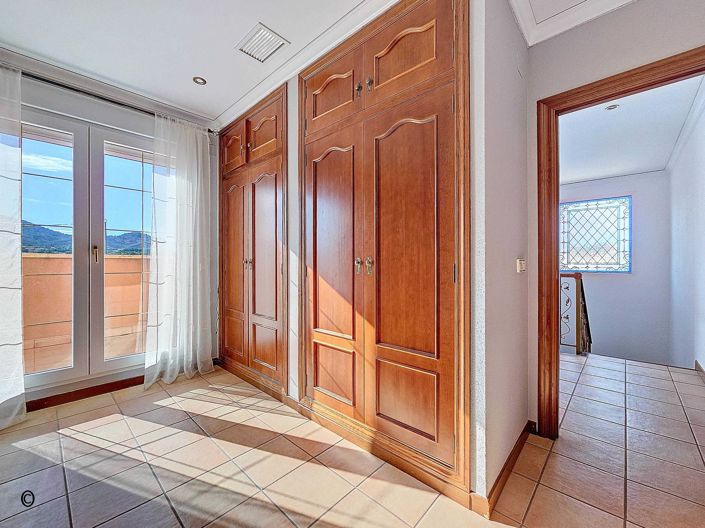 Image No.35-6 Bed Villa for sale