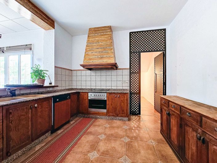 Image No.38-6 Bed Villa for sale