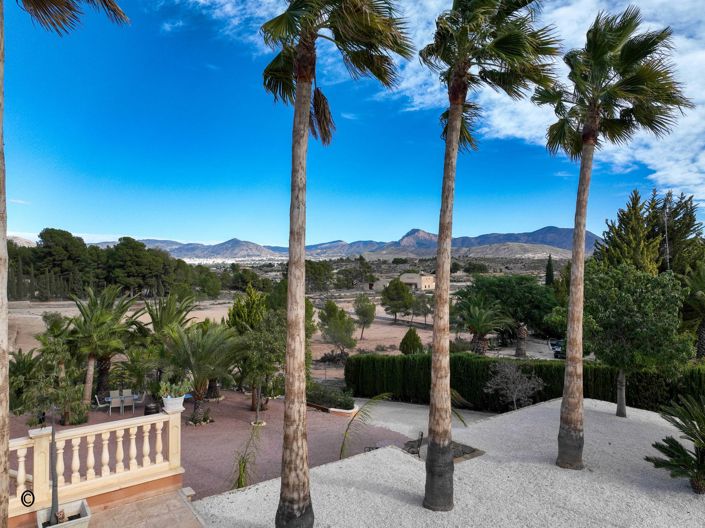 Image No.5-6 Bed Villa for sale