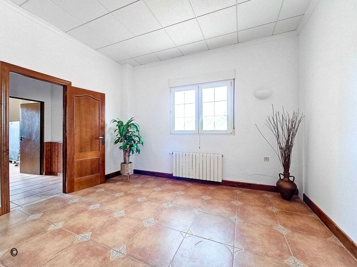 Image No.41-6 Bed Villa for sale