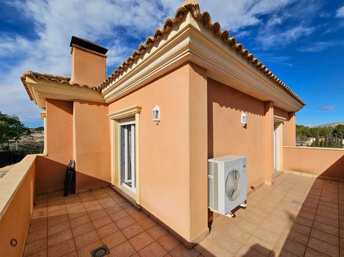 Image No.46-6 Bed Villa for sale