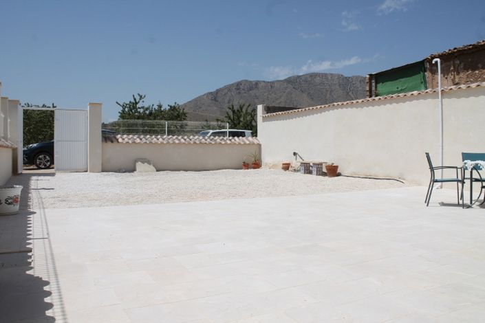 Image No.14-4 Bed Country House for sale