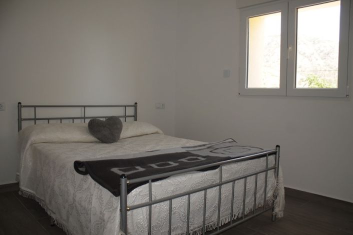 Image No.38-4 Bed Country House for sale