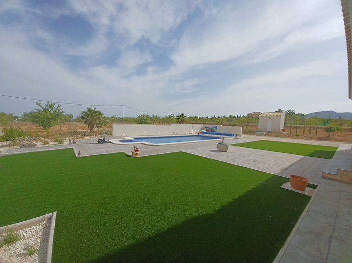 Image No.14-6 Bed Villa for sale