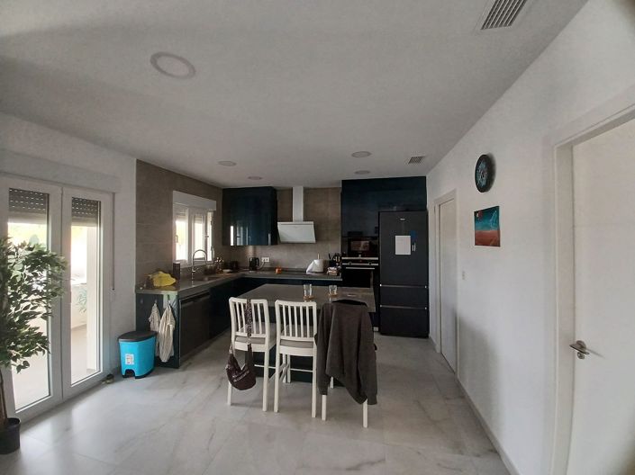 Image No.25-6 Bed Villa for sale