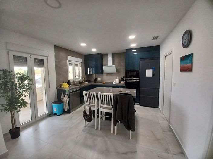 Image No.26-6 Bed Villa for sale