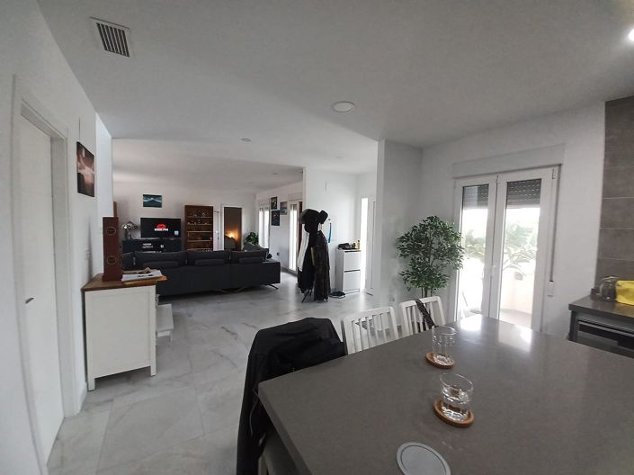 Image No.30-6 Bed Villa for sale